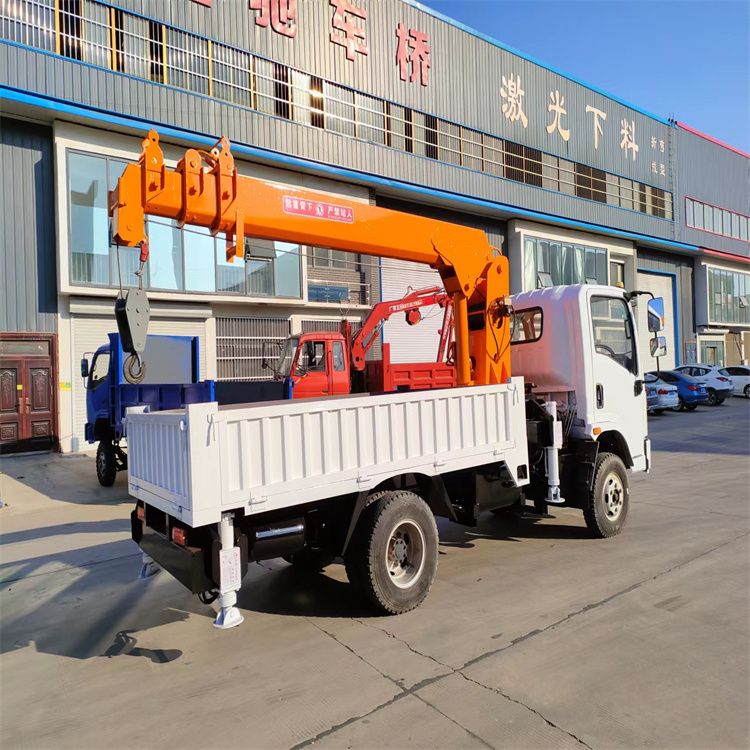 太麻里乡三轮随车吊定制 农用改装机自备吊中瑞长期出售